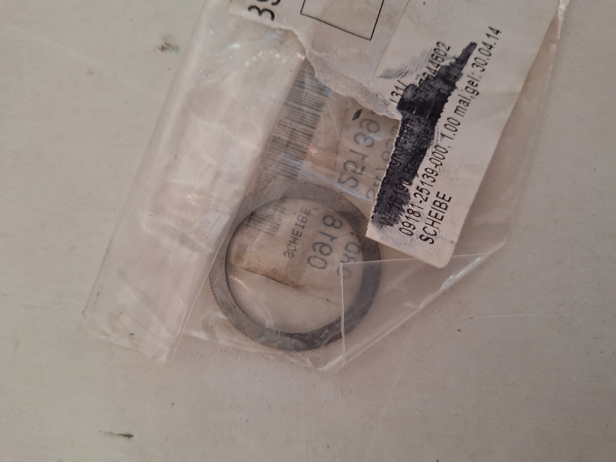 Picture of SUZUKI  SCHEIBE  09181-25139